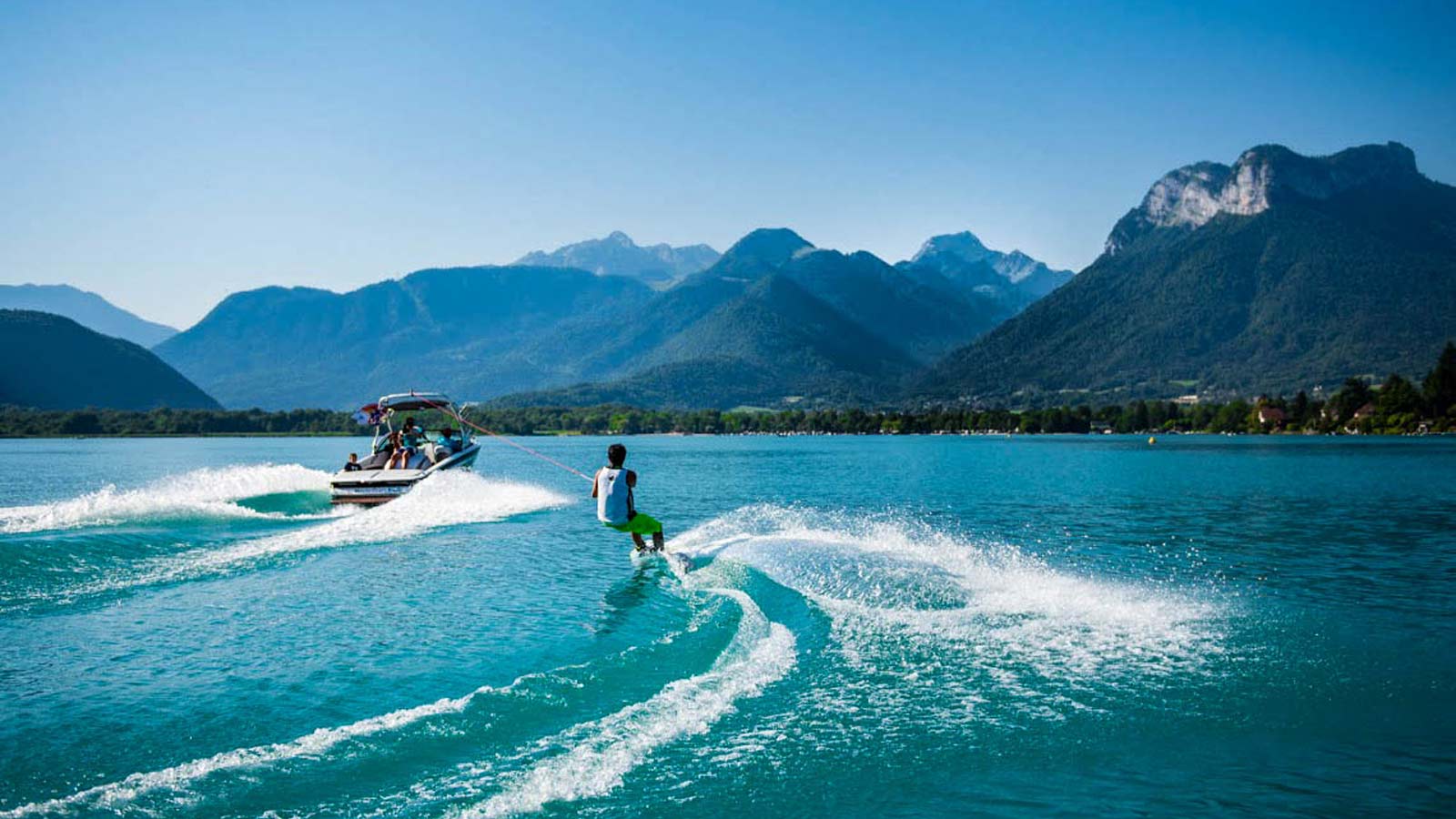 SKI-WAKE